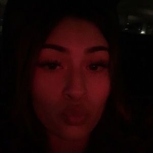 Meet your Posher, Vanessa